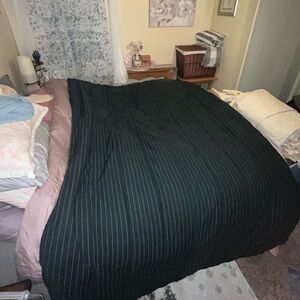 Ralph Lauren ~ Black Pin Striped Comforter~ 100% combed cotton ~ Twin